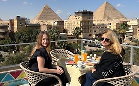 Matto Pyramids Inn